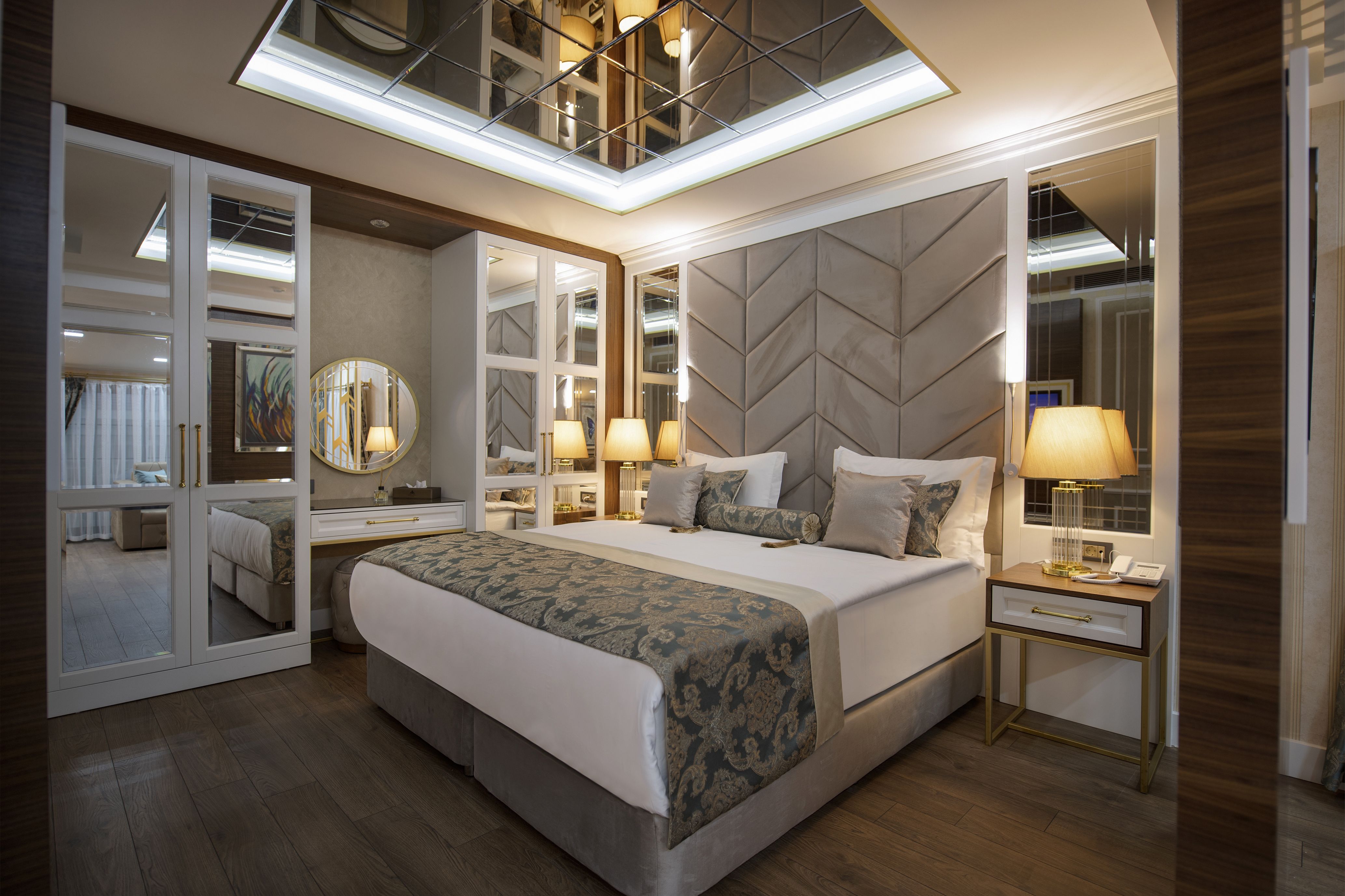 STANDARD SUITE