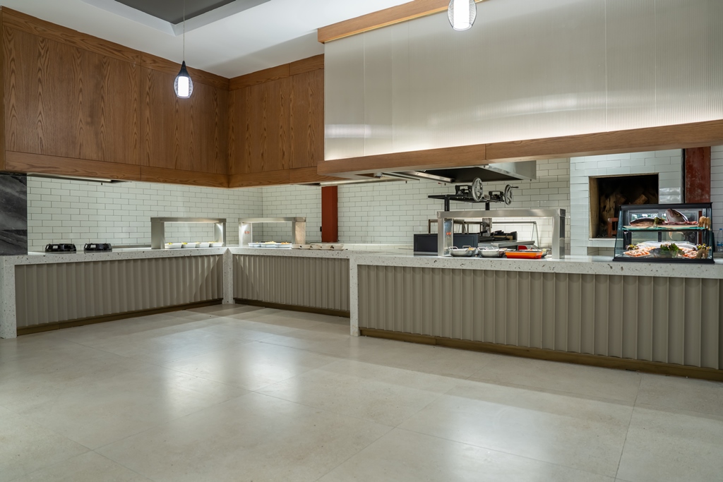 MAIN RESTAURANT