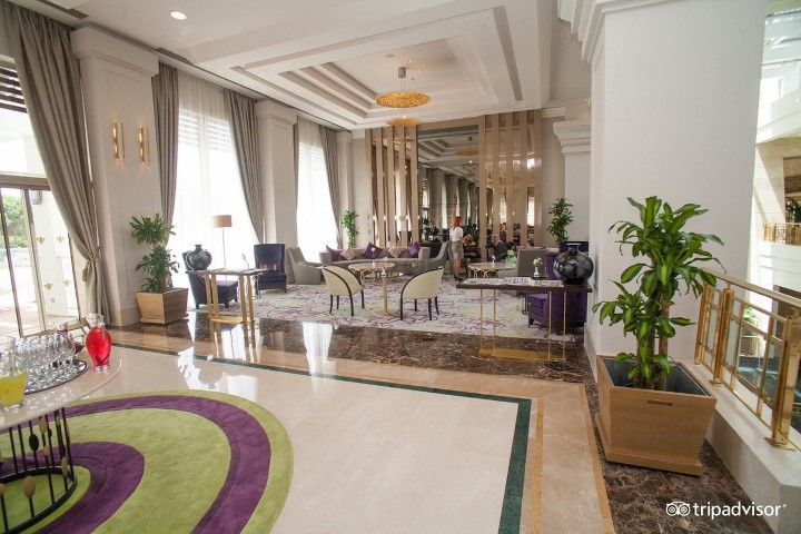 lobby--v2863565.jpg