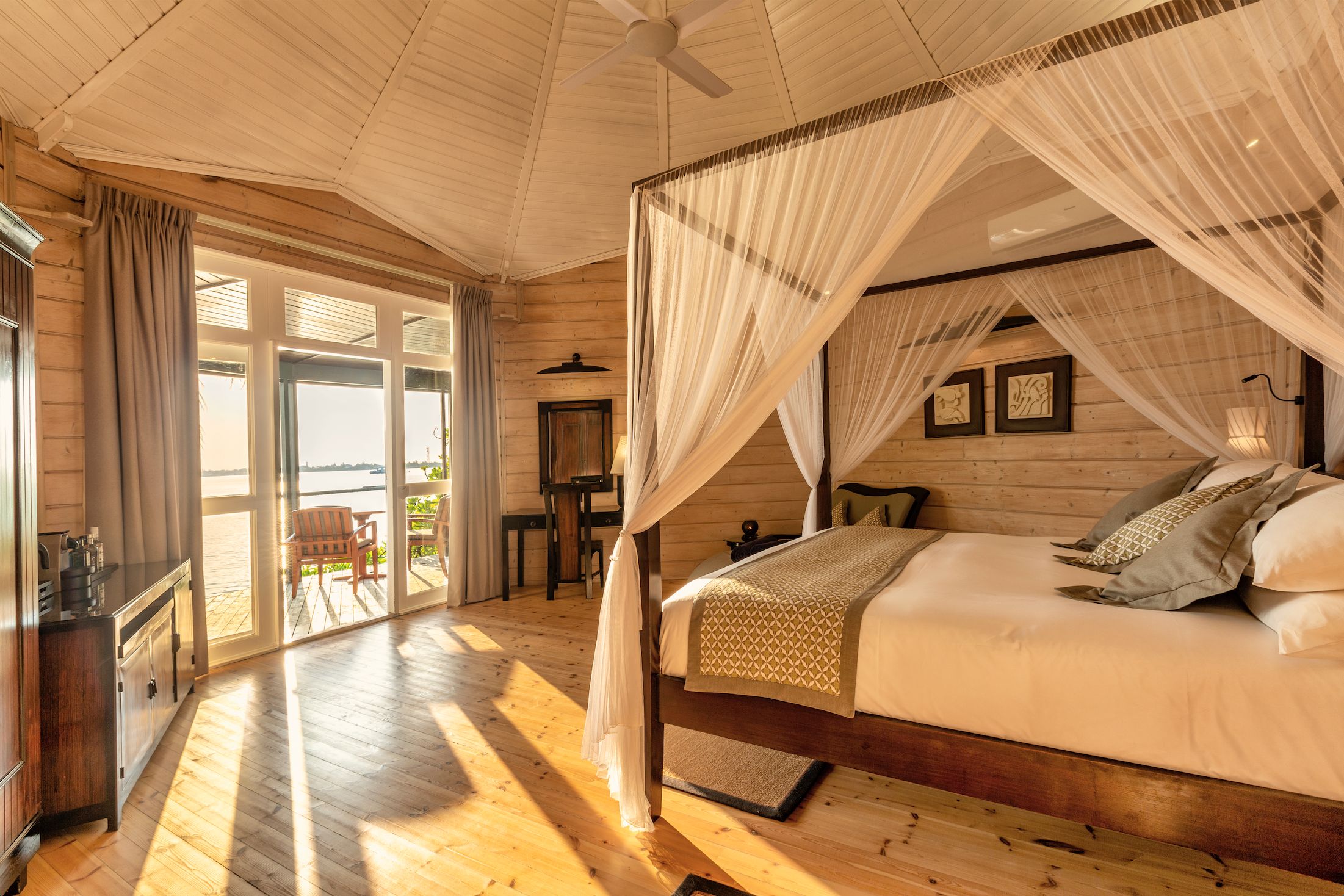 Premium Jacuzzi Beach Villa