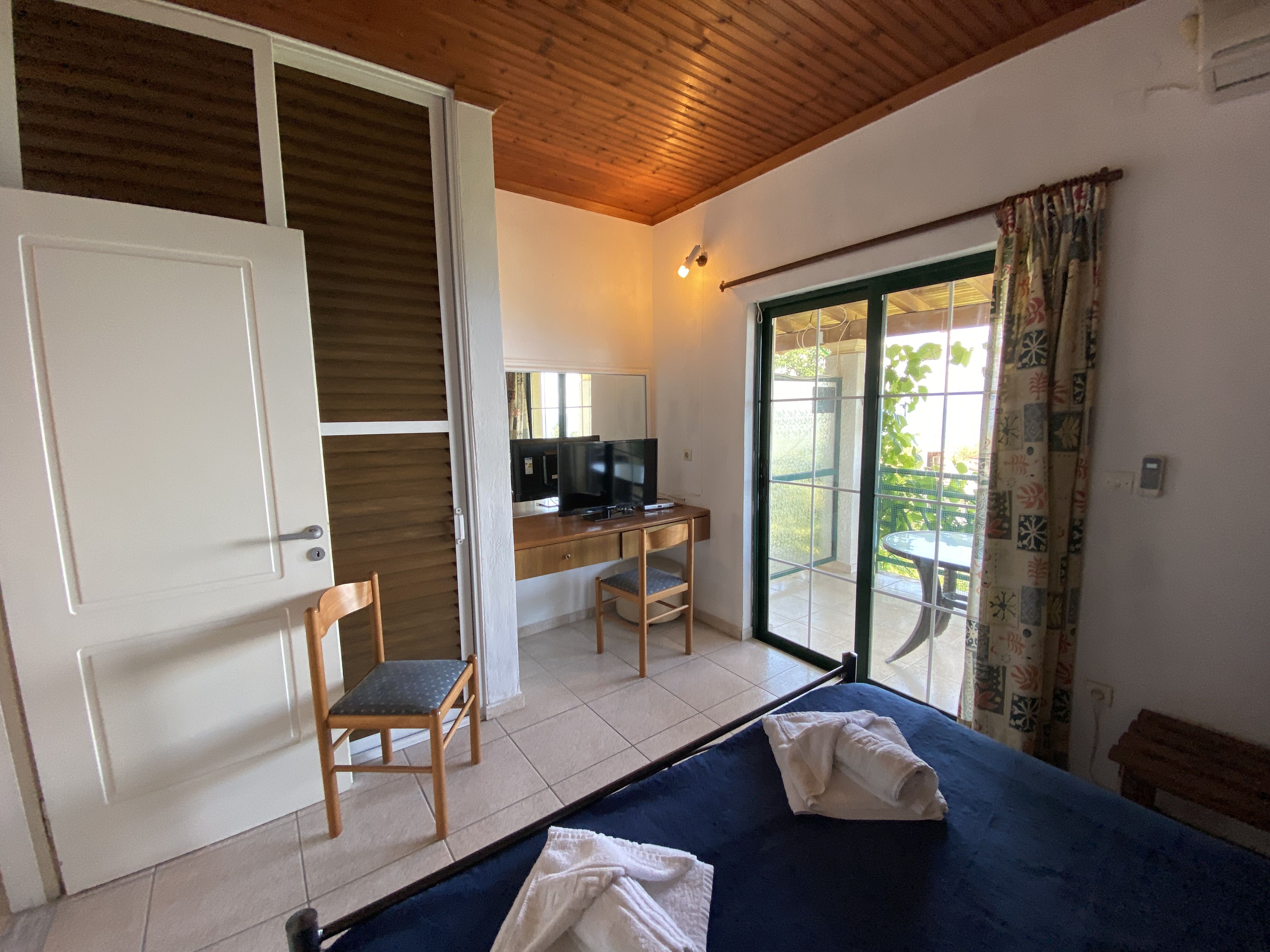 APARTMENT 1 BEDROOM