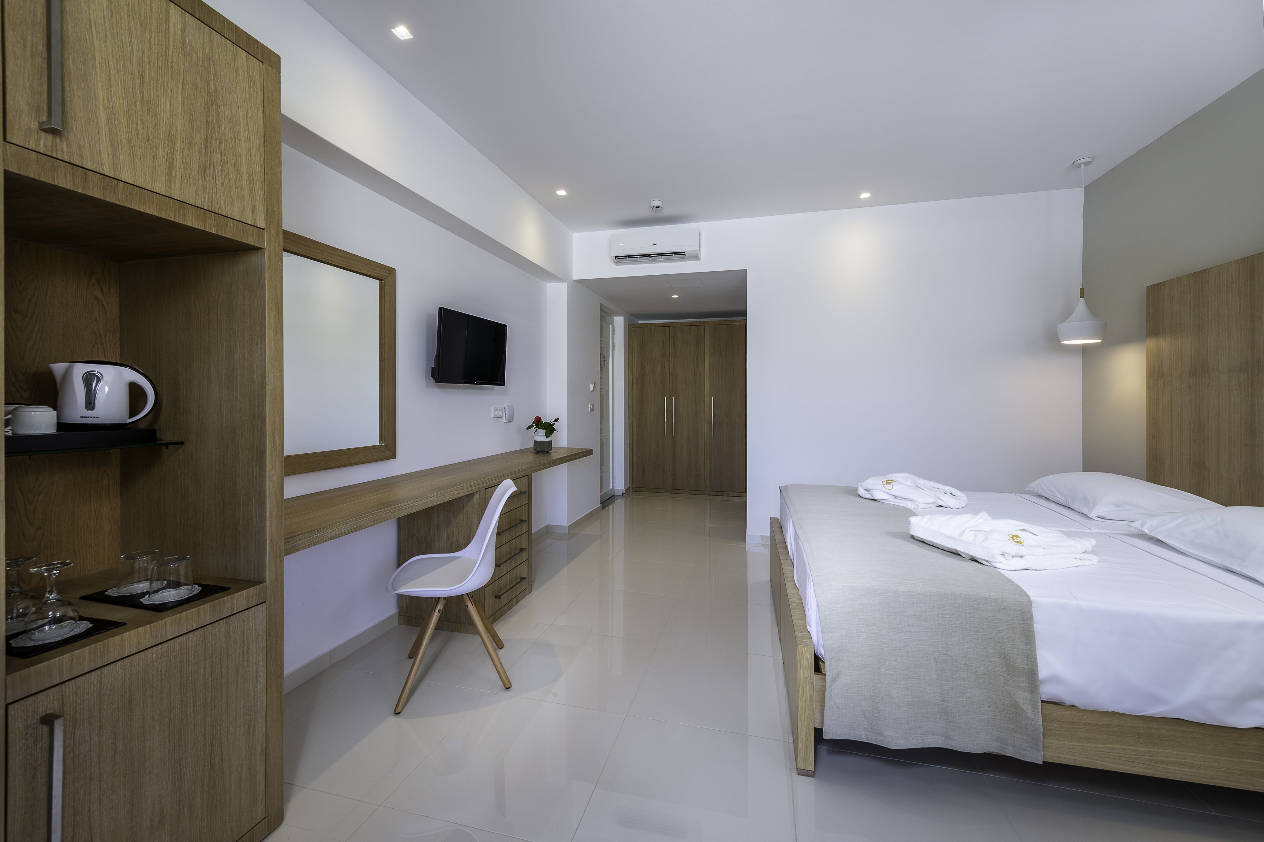 DELUXE DOUBLE ROOM