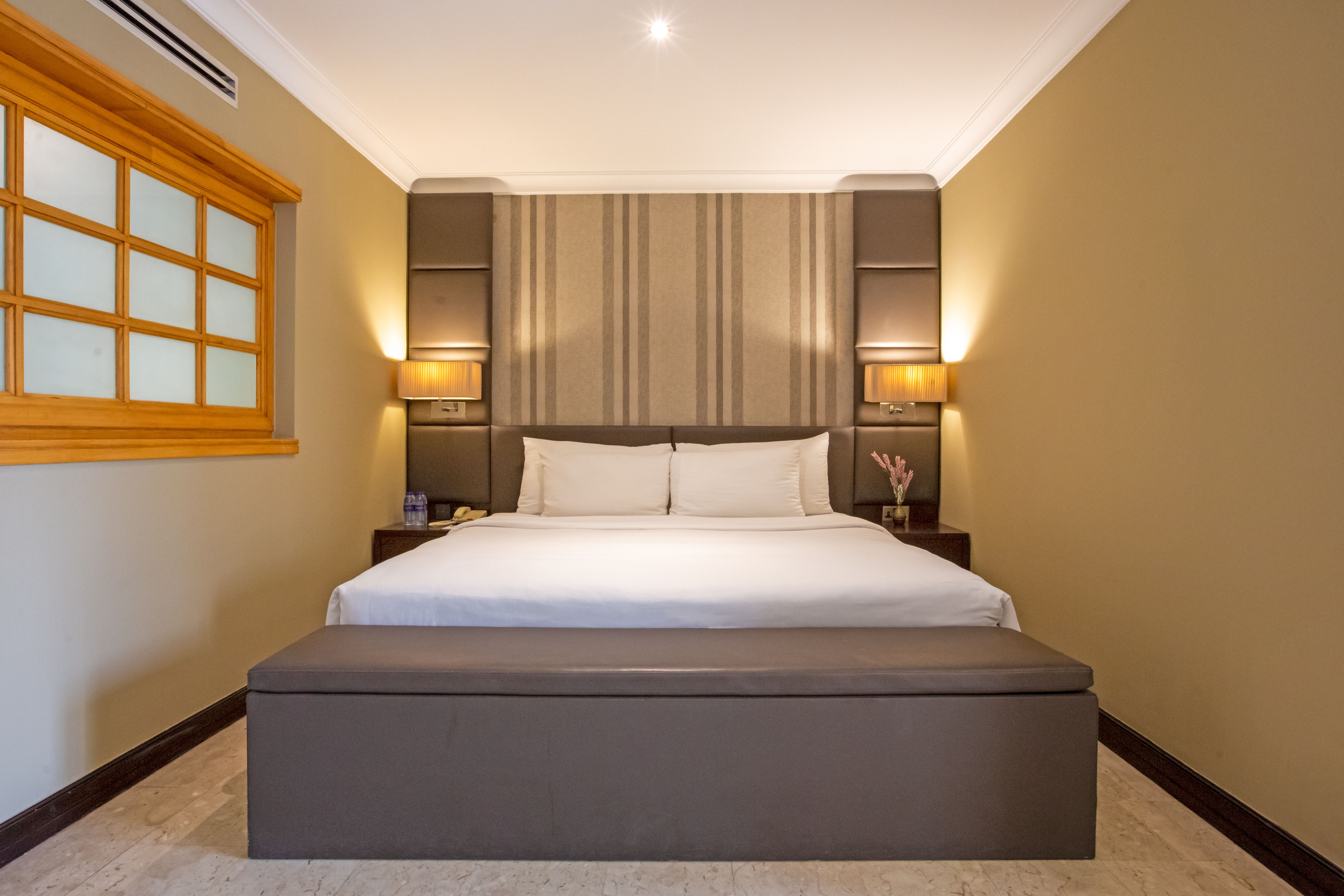 EXECUTIVE SUITE