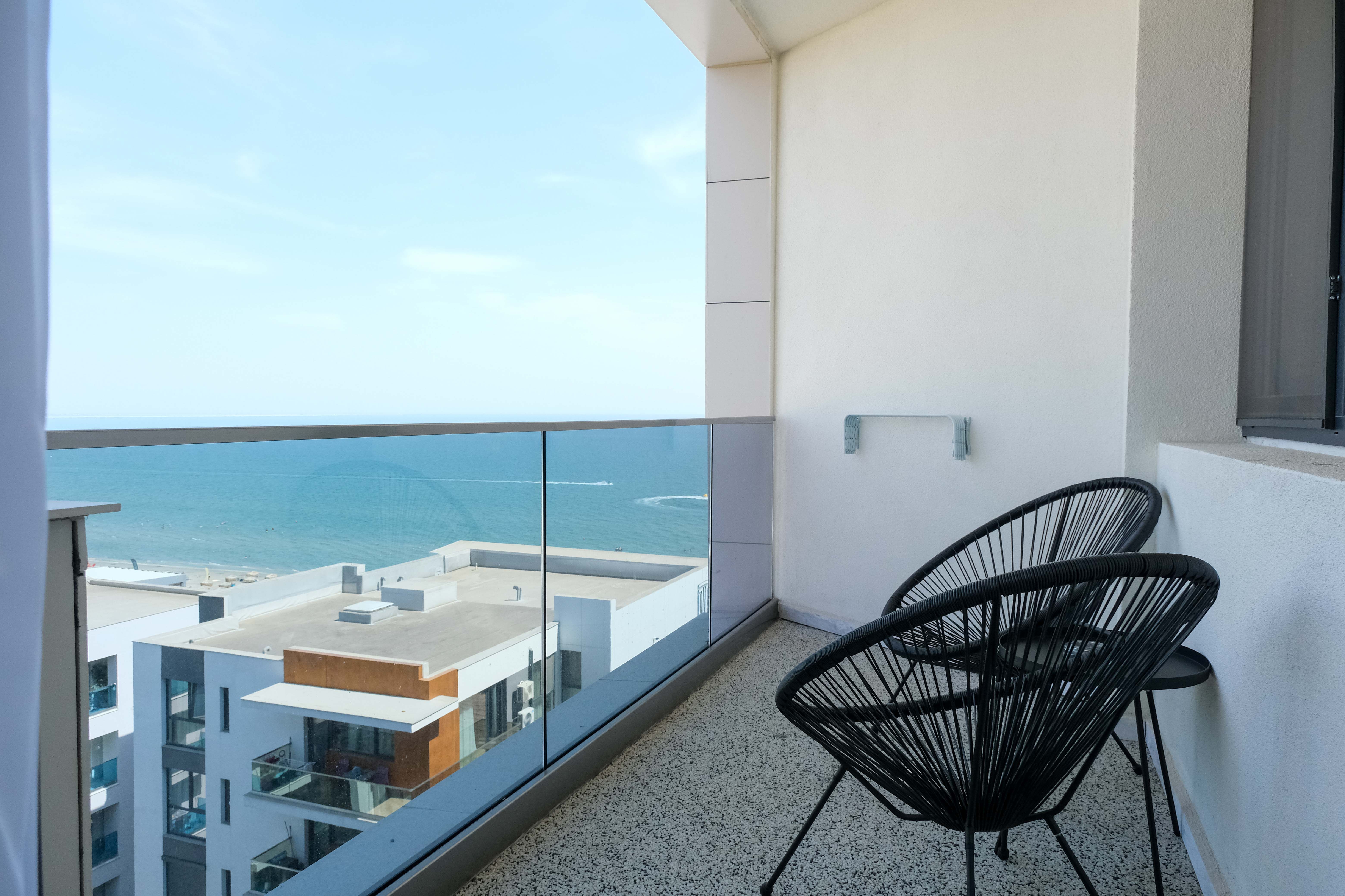 Apartament 2 Camere cu Vedere Laterala la Mare 