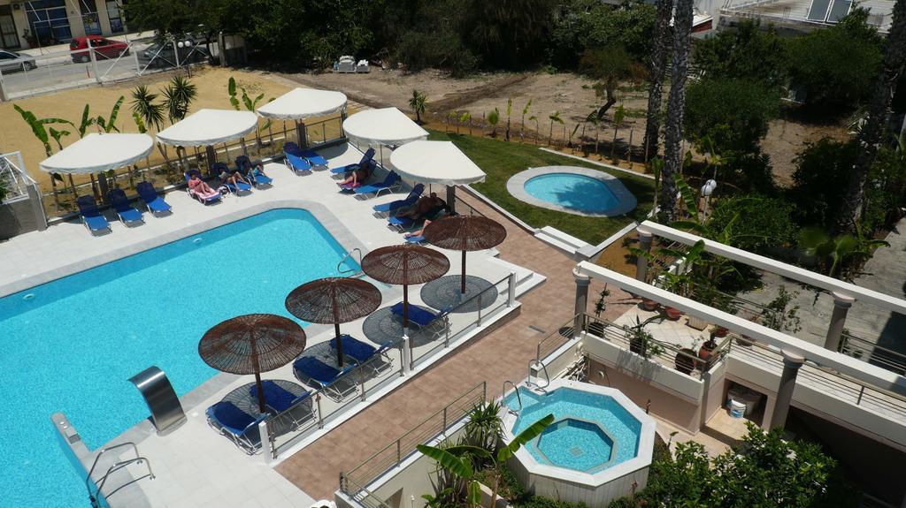 Piscina deschisă