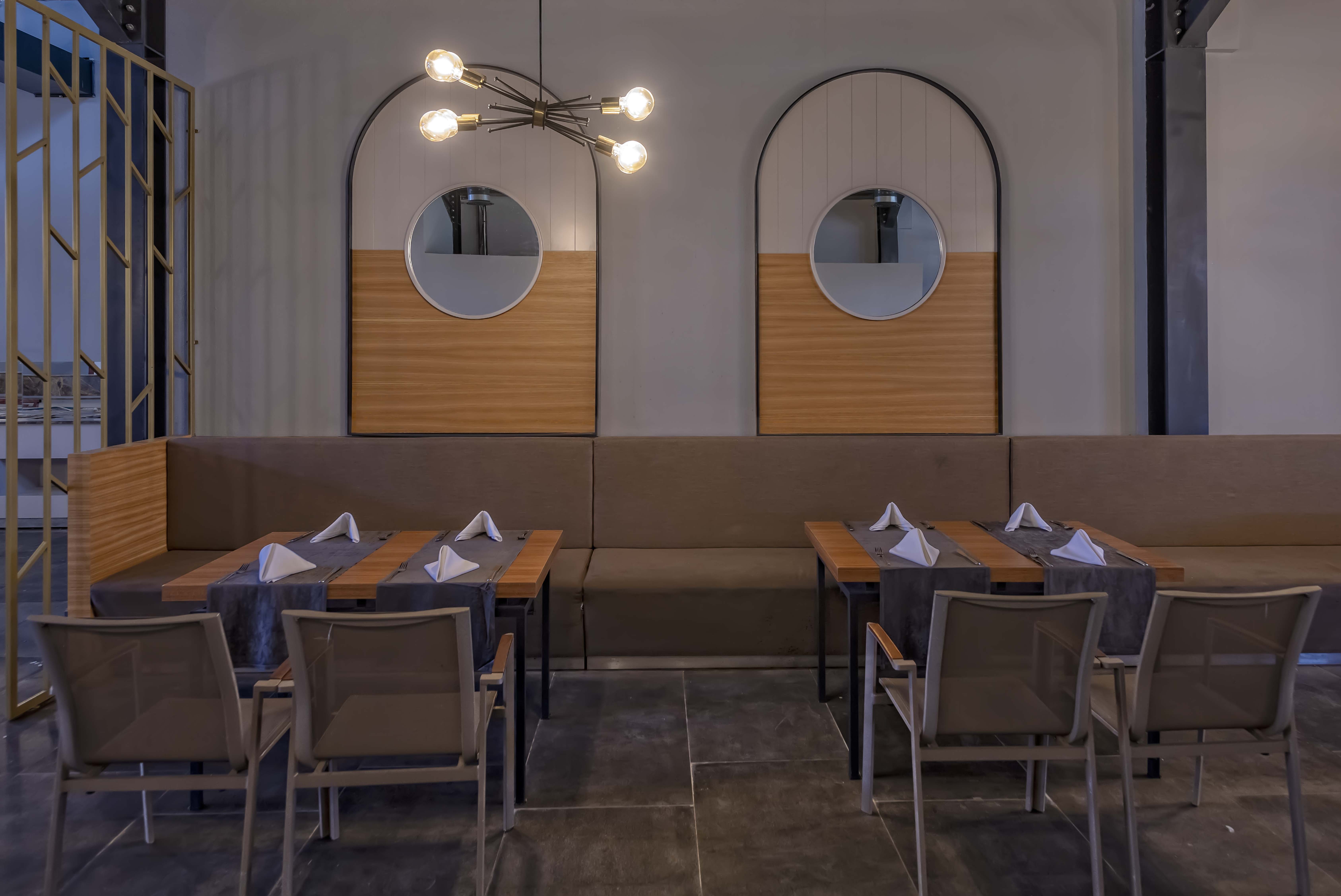 MAIN RESTAURANT