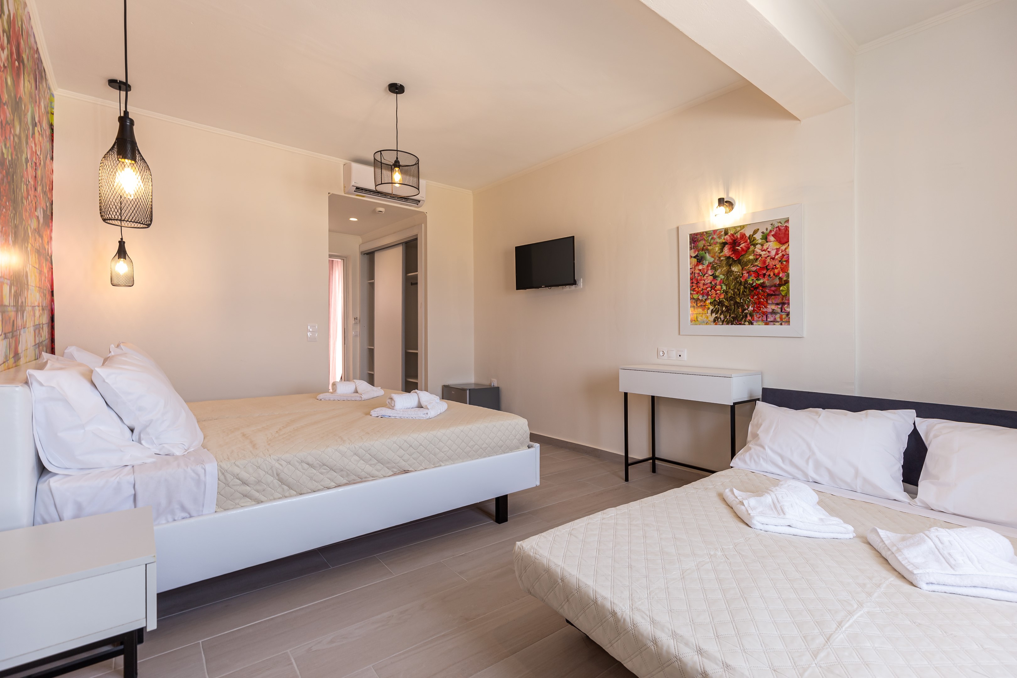 QUADRUPLE ROOM SEAVIEW BALCONY OR TERRACE