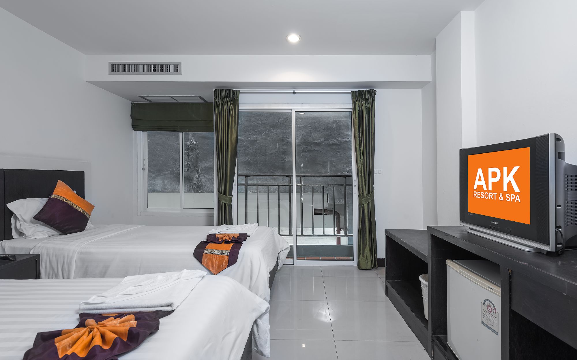 ECONOMY ROOM
