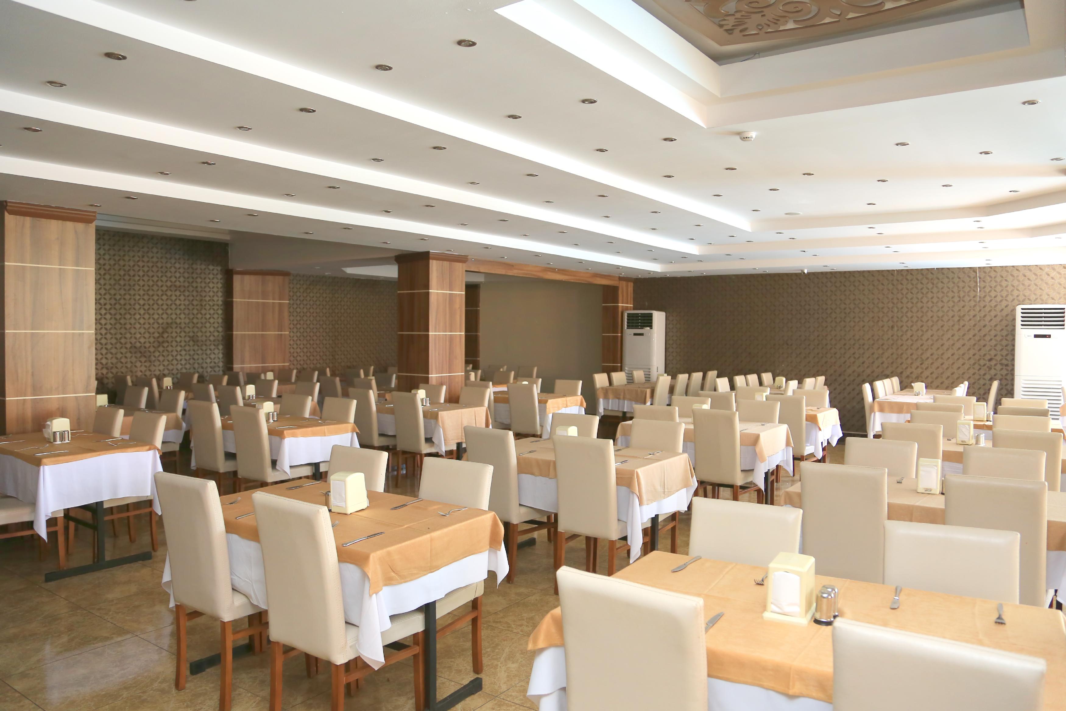 MAIN RESTAURANT