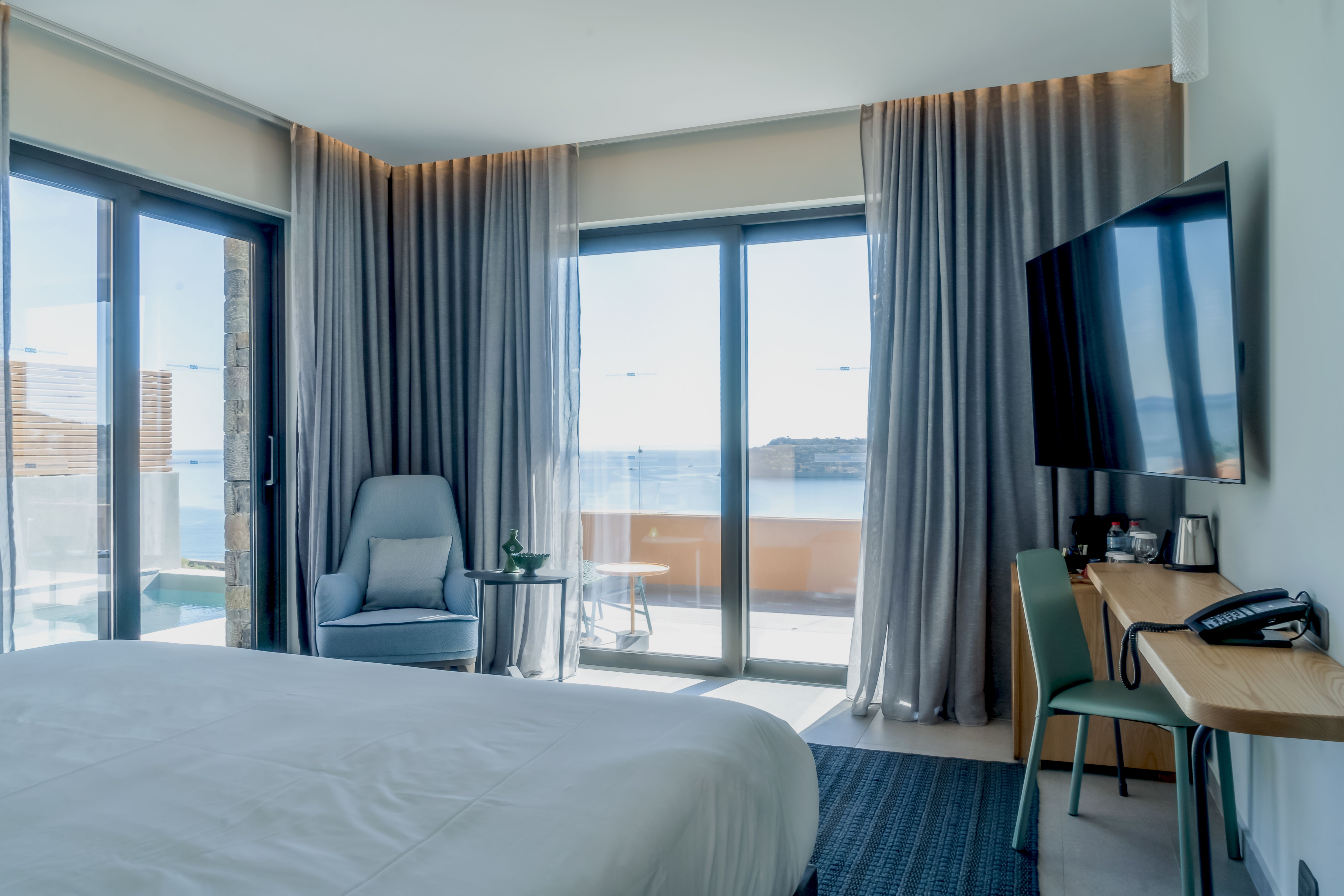 Grand Suite with 2 Private Pools & Outdoor Living Area Sea View