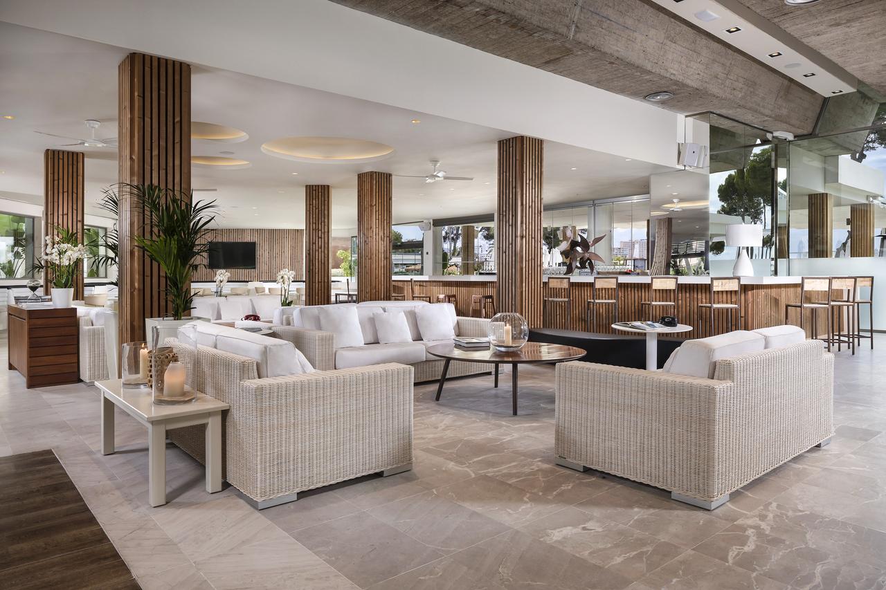 Lounge Bar