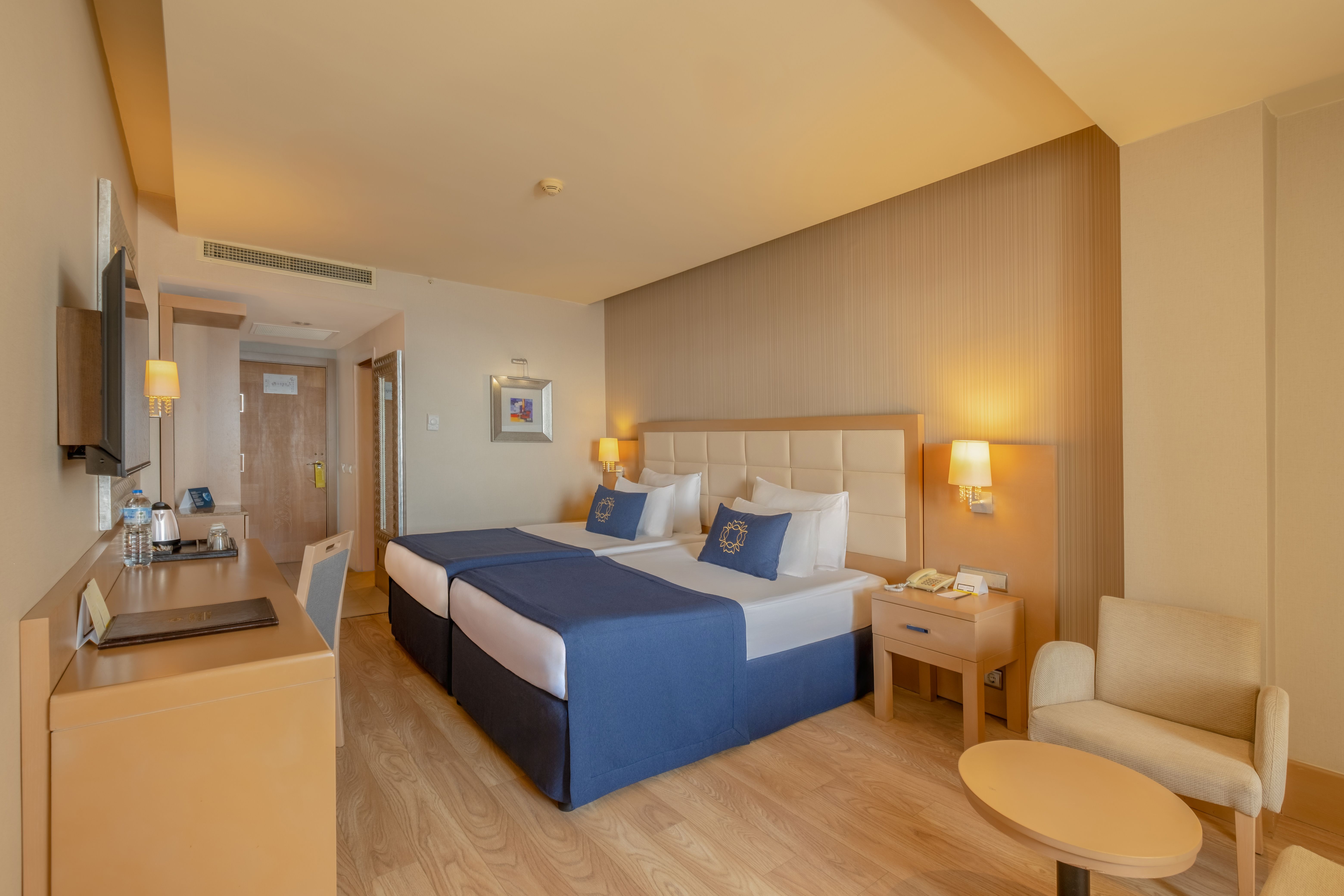 DELUXE SEA SIDE OR SEA VIEW
