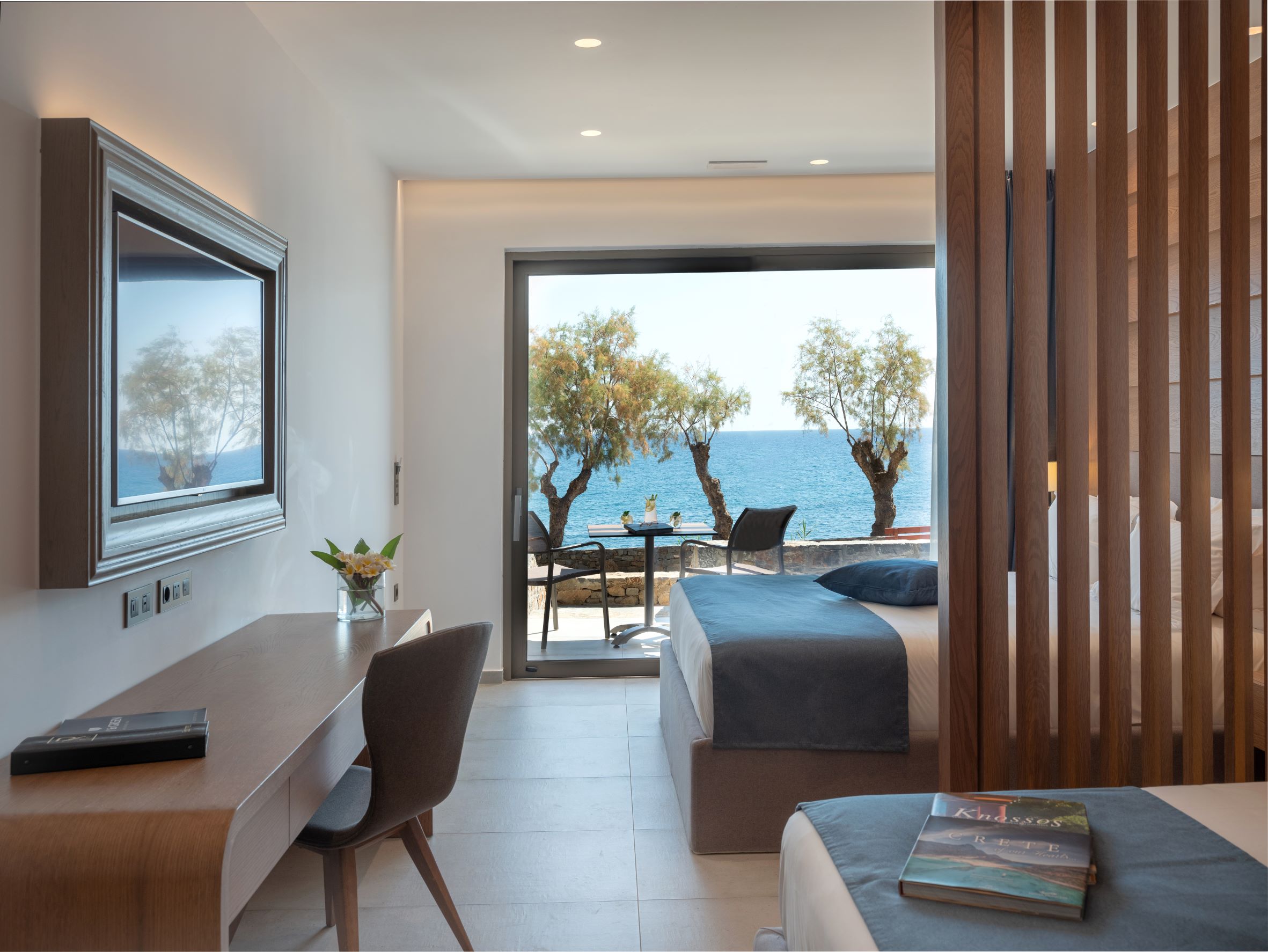 Comfort family room visually separated children area Sea front