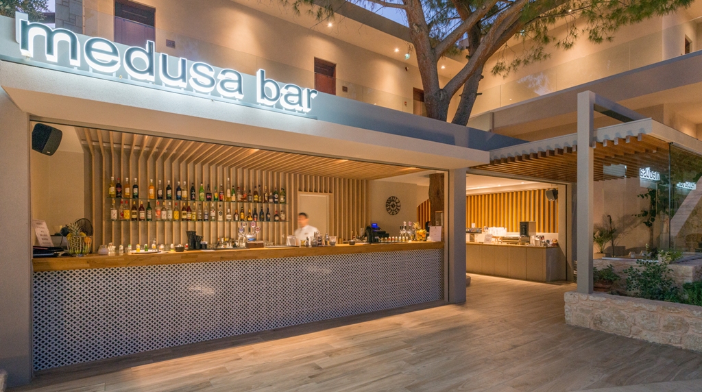 MEDOUSA POOL BAR