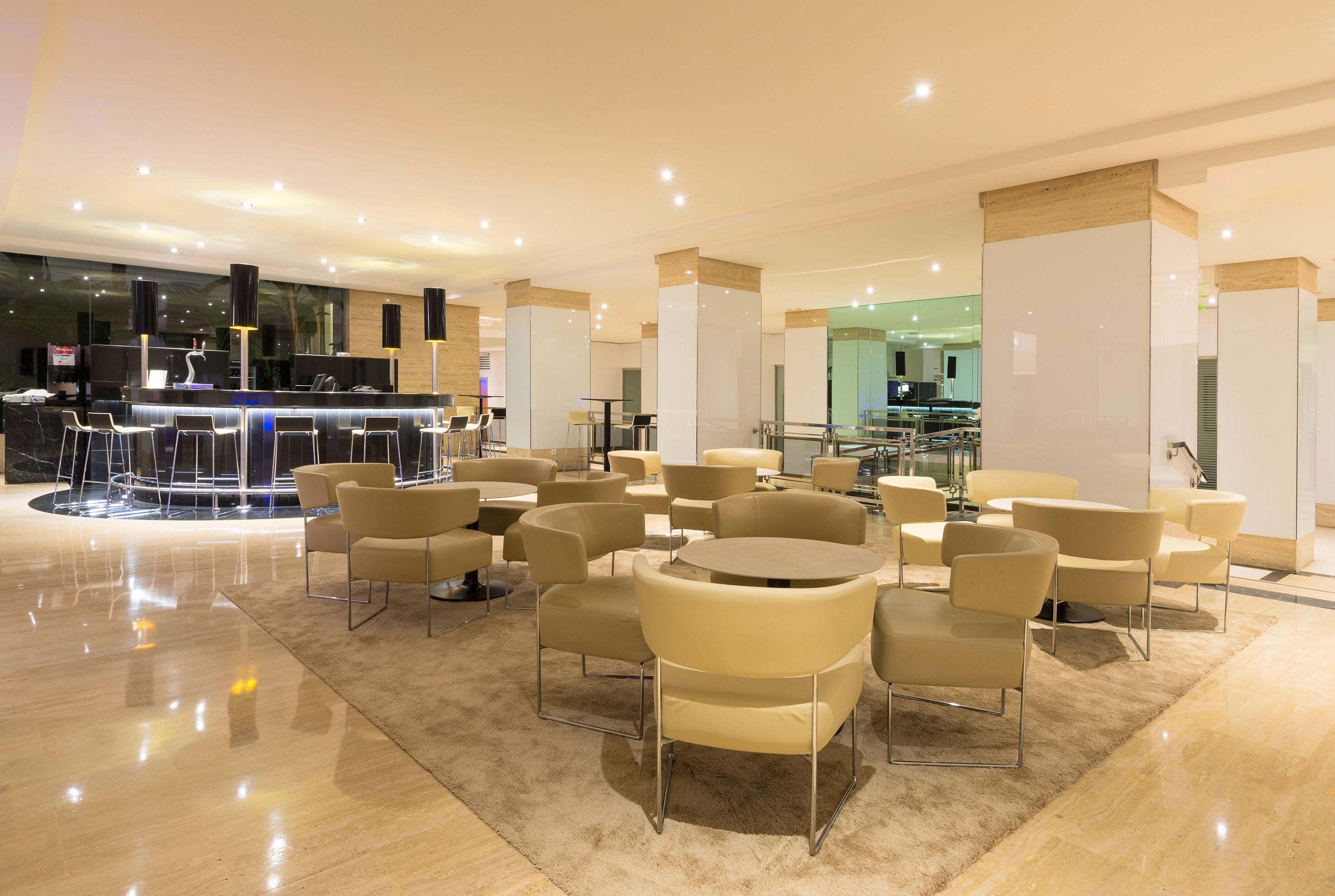 MAIN BAR
