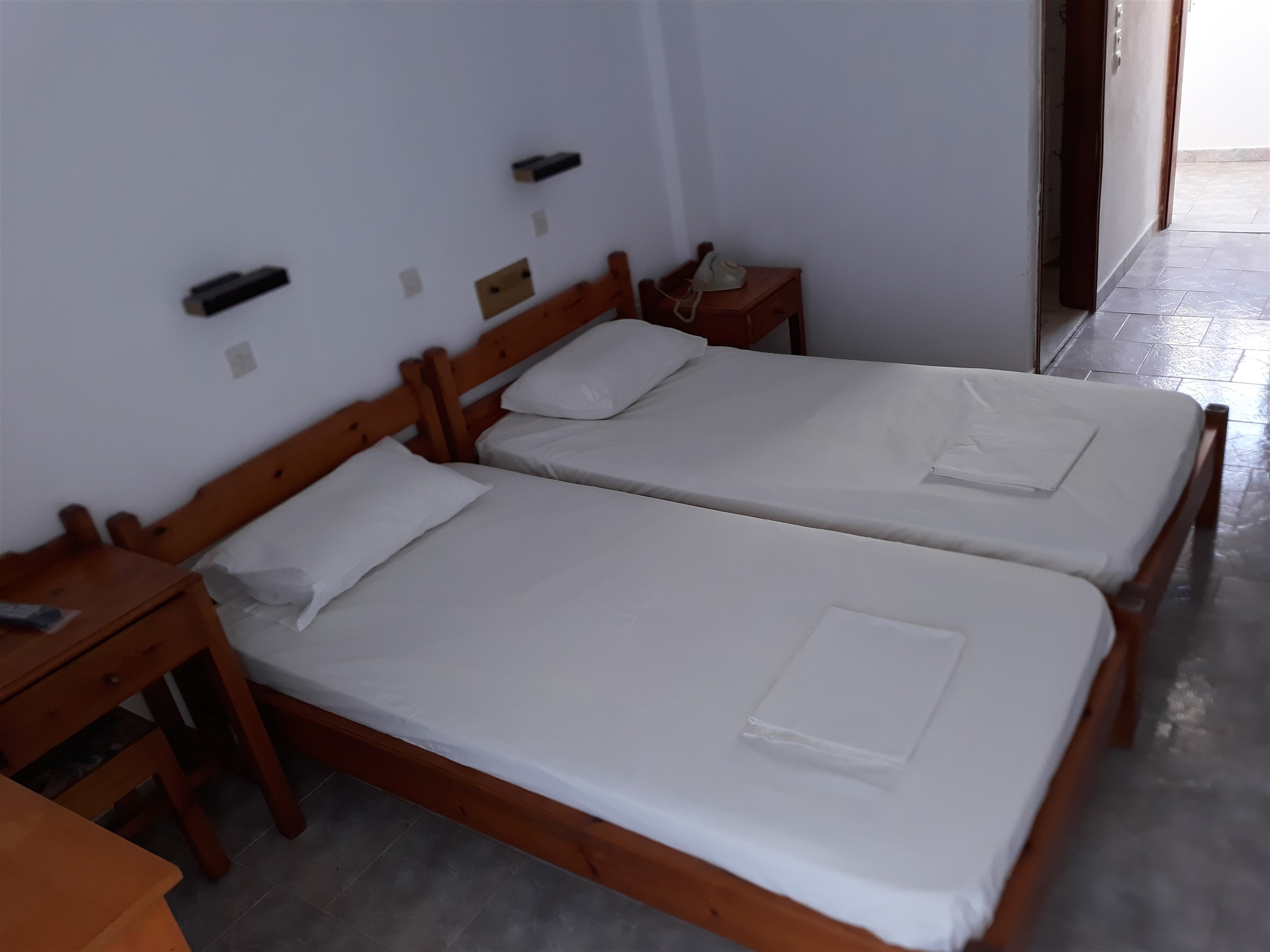 DOUBLE ROOM