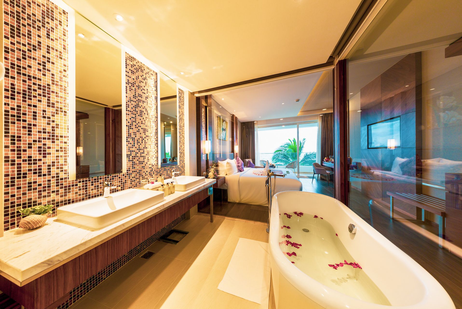 CLASSIC OCEAN VIEW ROOM BALCONY 