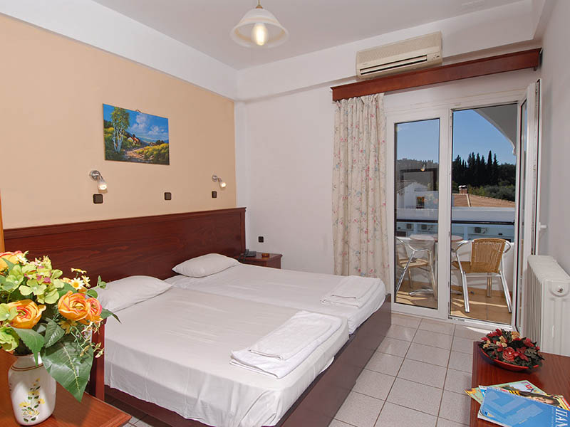 Corfu, Hotel Gouvia, camere.jpg