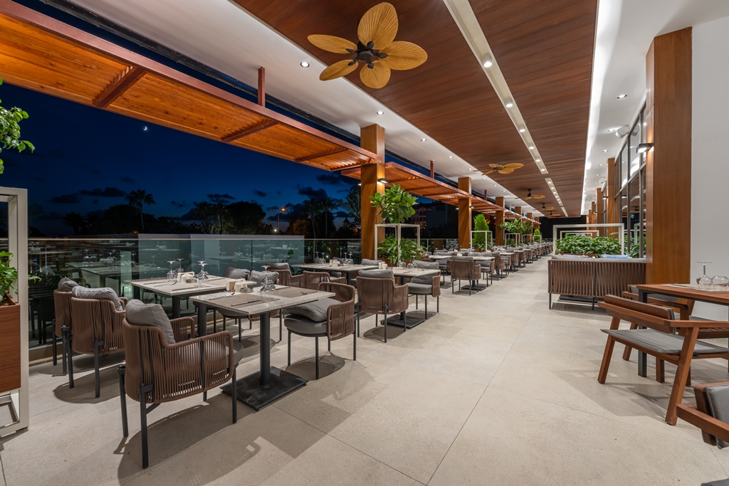 MAIN RESTAURANT