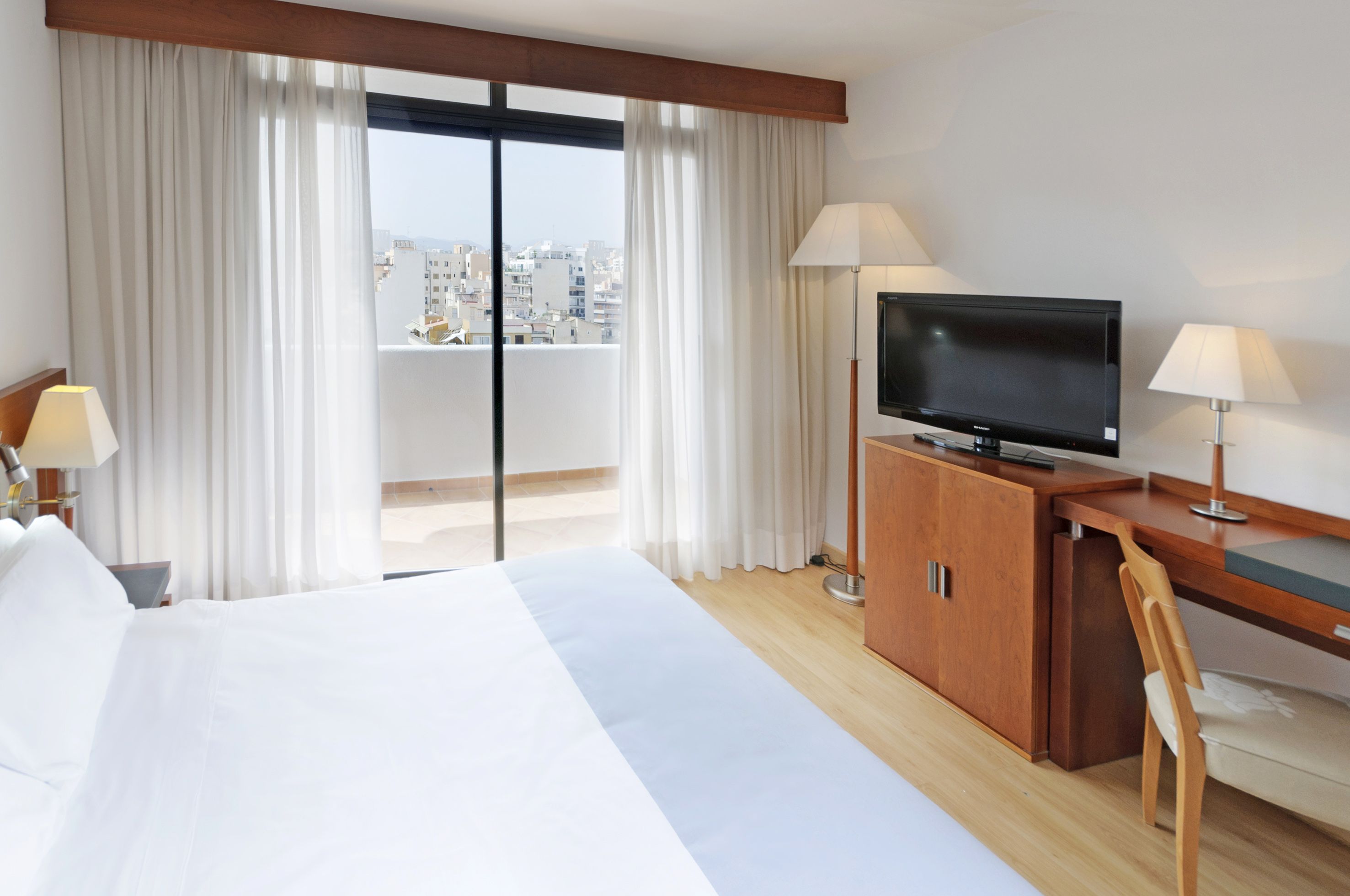 DOUBLE ROOM