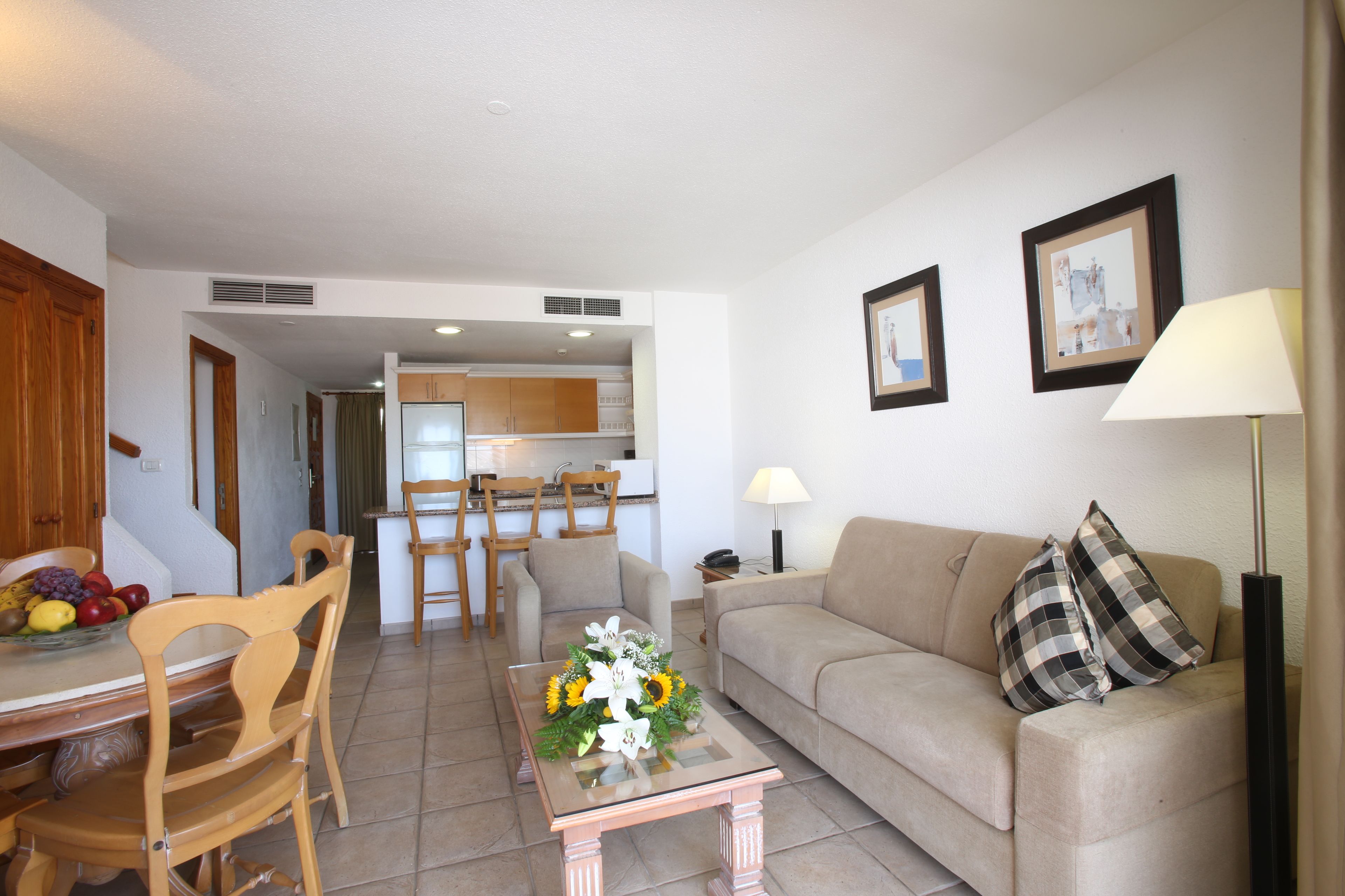 APARTMENT1 BEDROOM BALCONY OR TERRACE