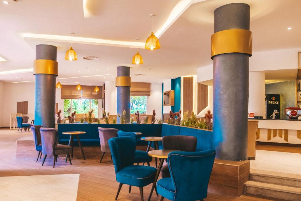 MAIN BAR 