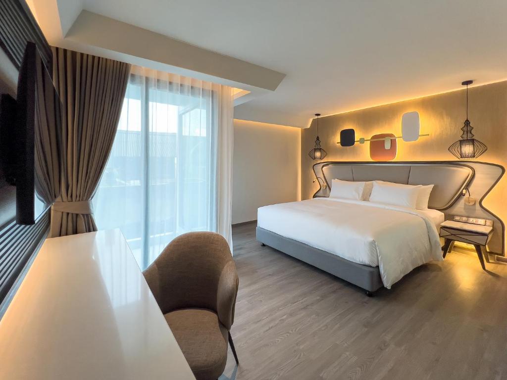 Premier King Bed Room with Balcony