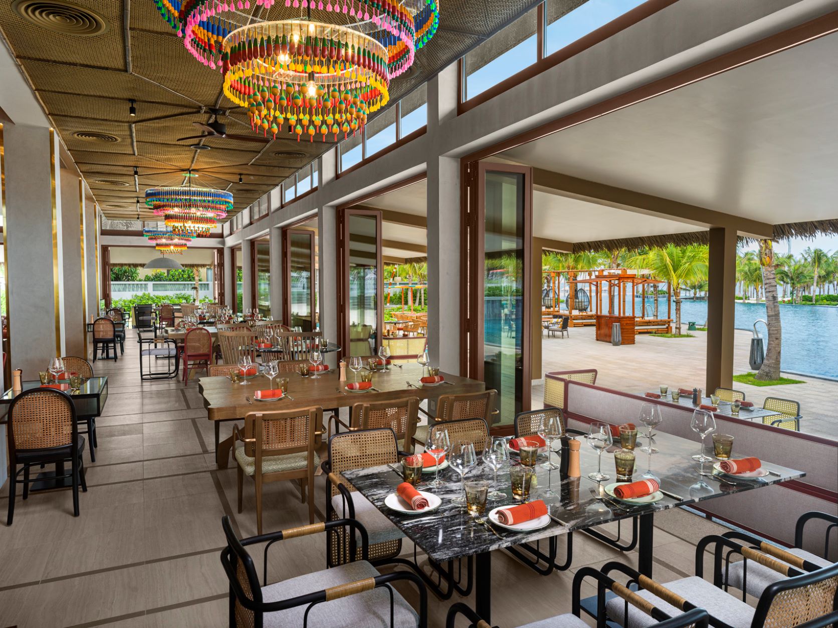 Lua - Grill & Bar