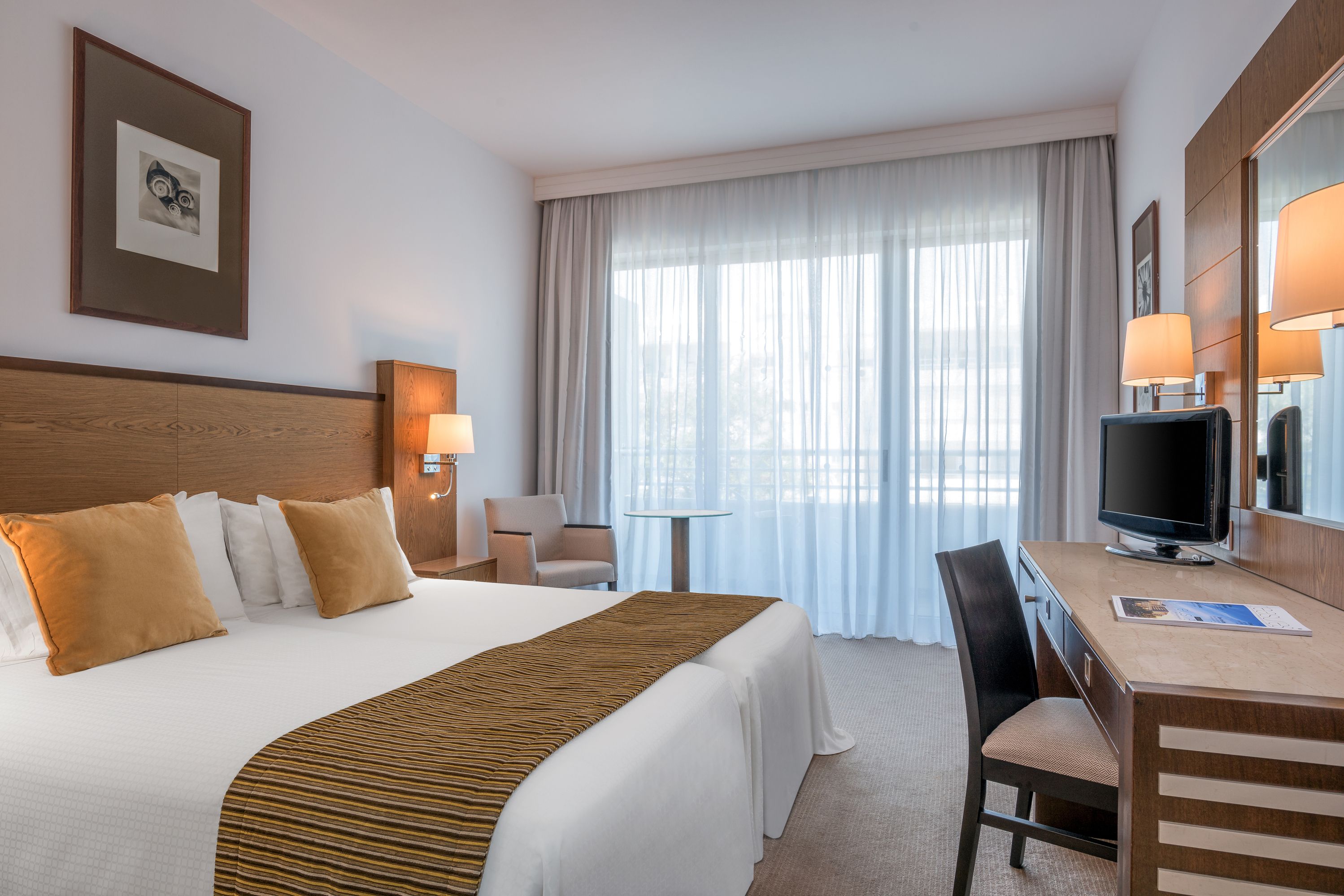 Twin Deluxe Room