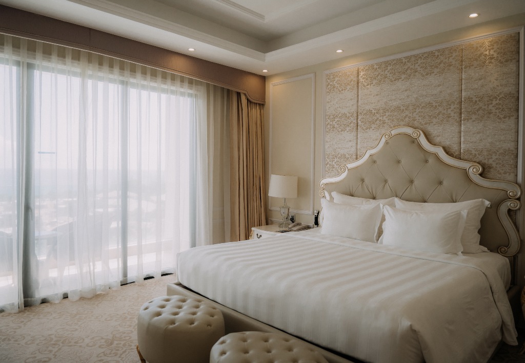 DELUXE SUITE OCEAN VIEW WITH BALCONY