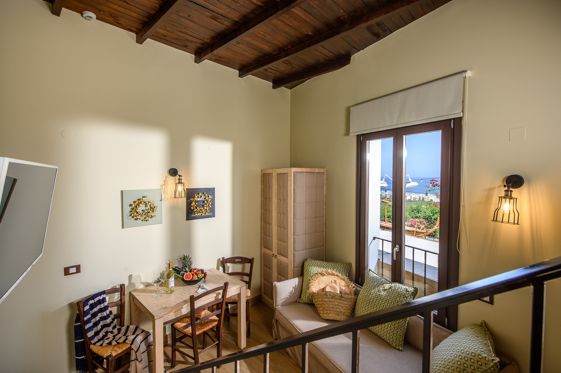 Luxury Annex Split Level Suite