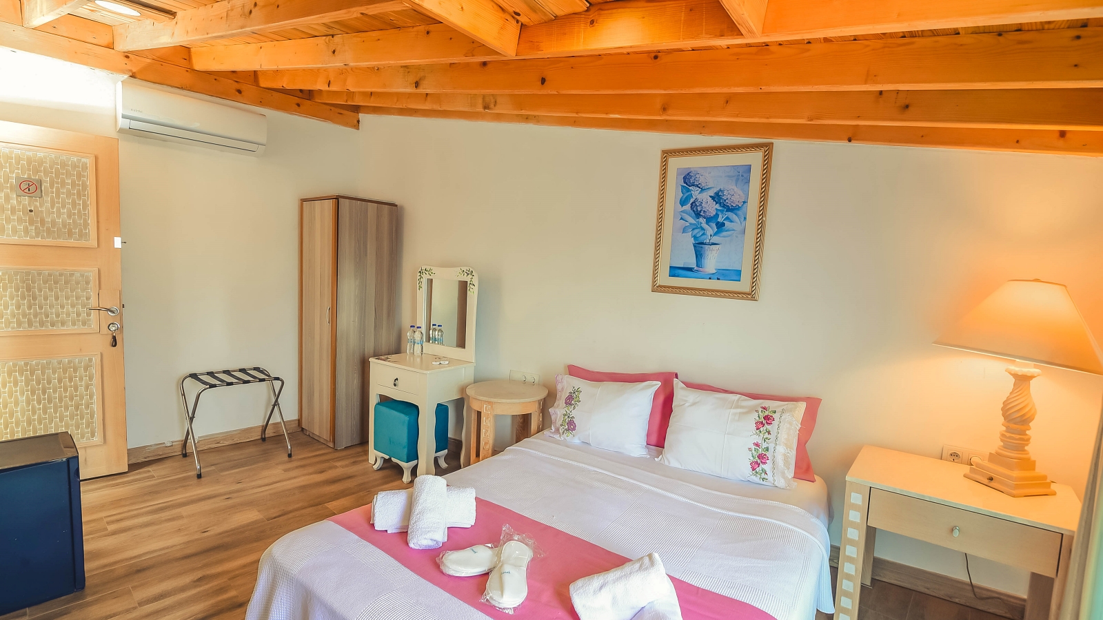 Comfort Oda, Dağ veya Havuz Manzaralı, Balkonlu