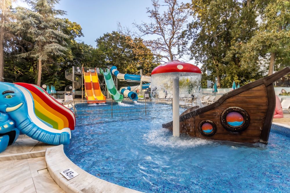 3.Children Outdoor Pool_ Prestige Deluxe Hotel Aquapark Club.jpg