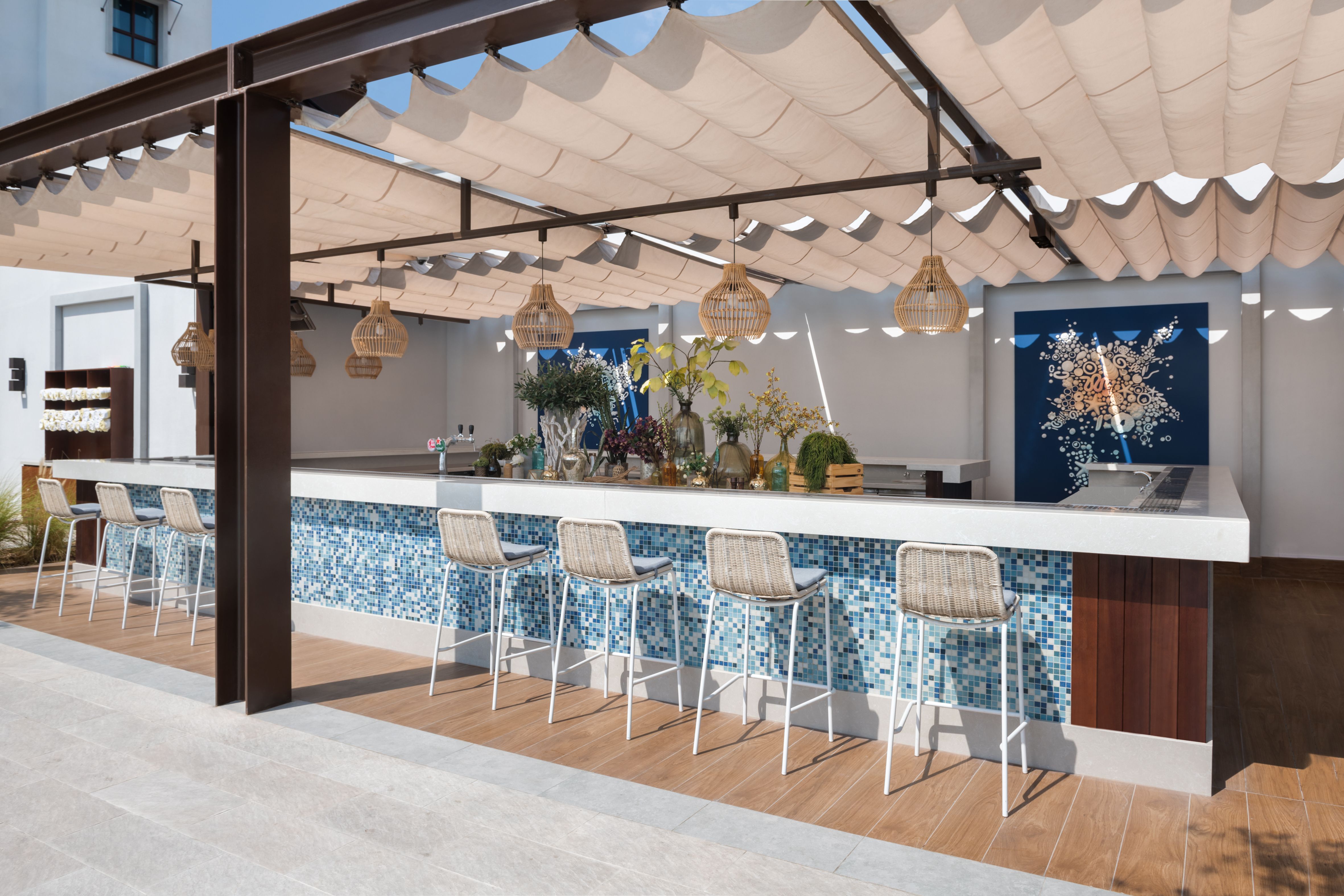 Destination Bar