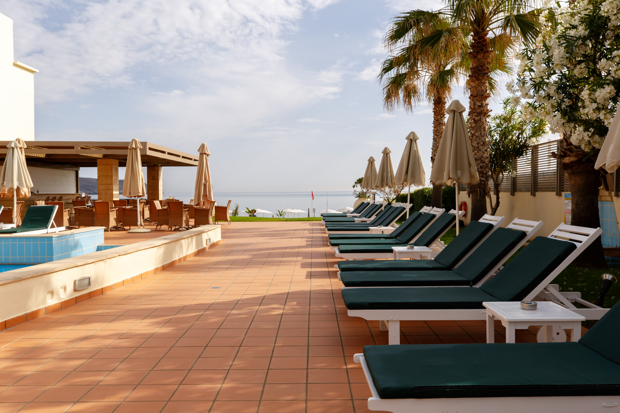 Pool Bar