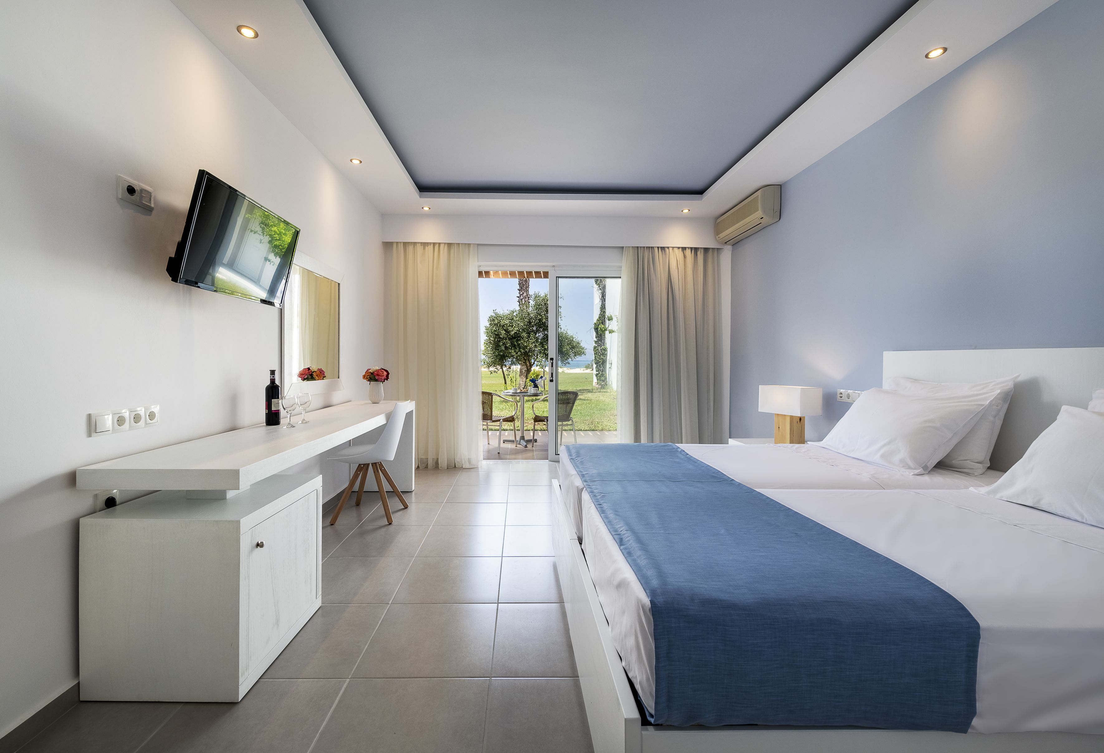 DOUBLE SUPERIOR SIDE SEA VIEW ROOM