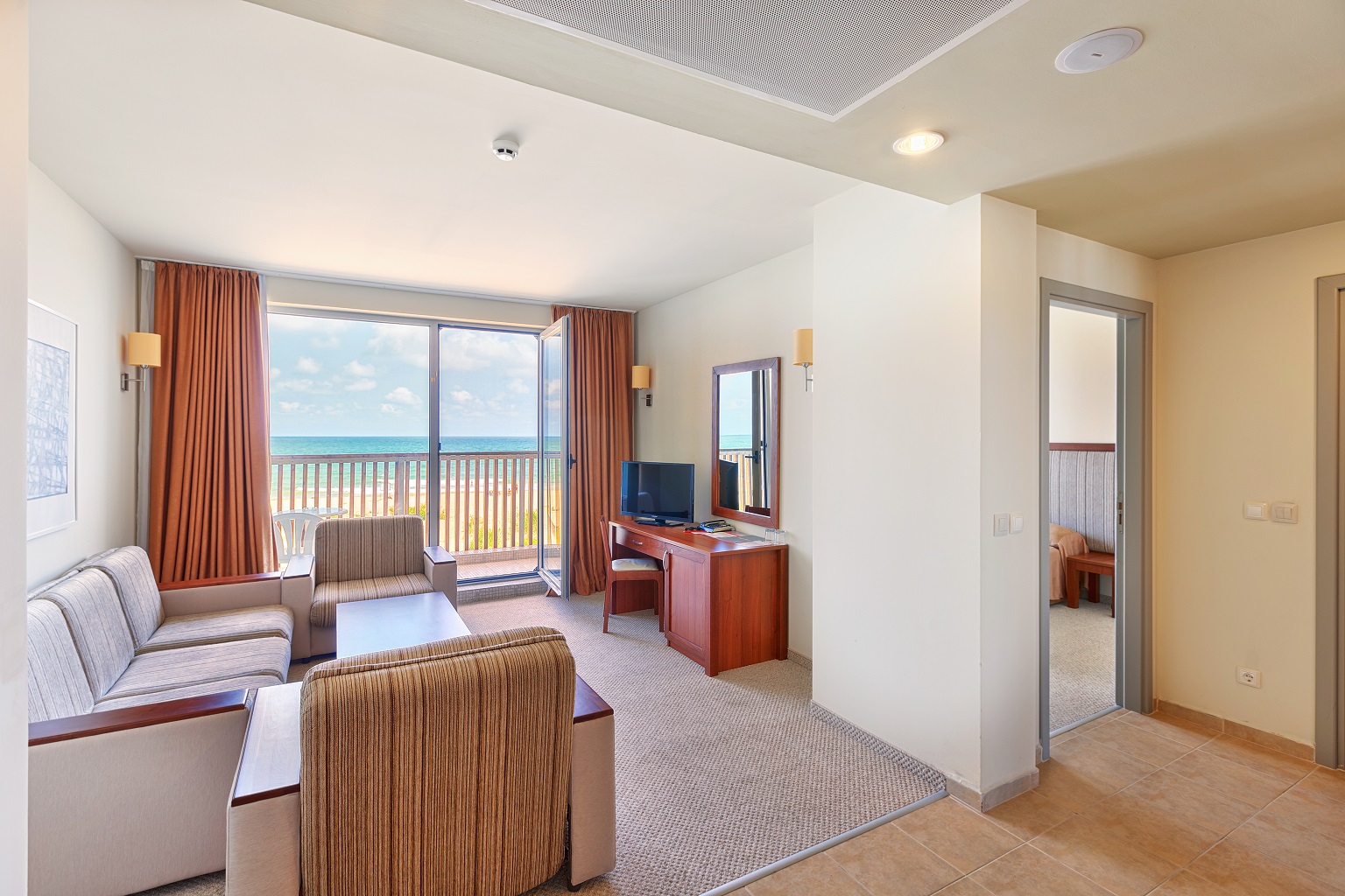 ONE BEDROOM SUITE SEA VIEW