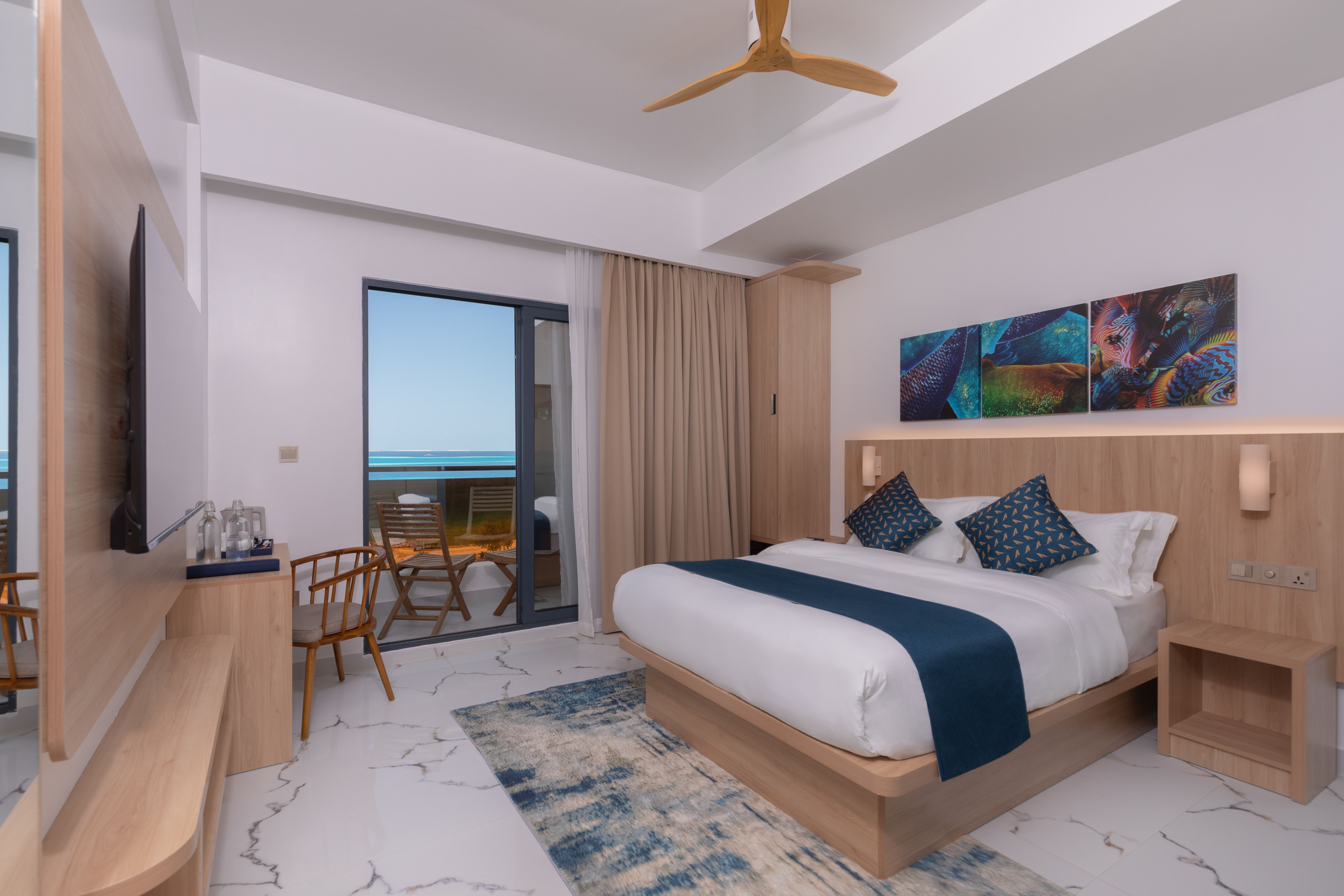  DELUXE SEAVIEW WITH BALCONY