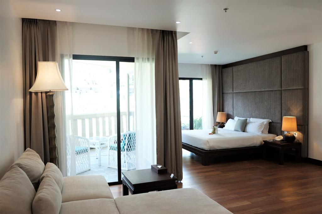 Deluxe Beach Front