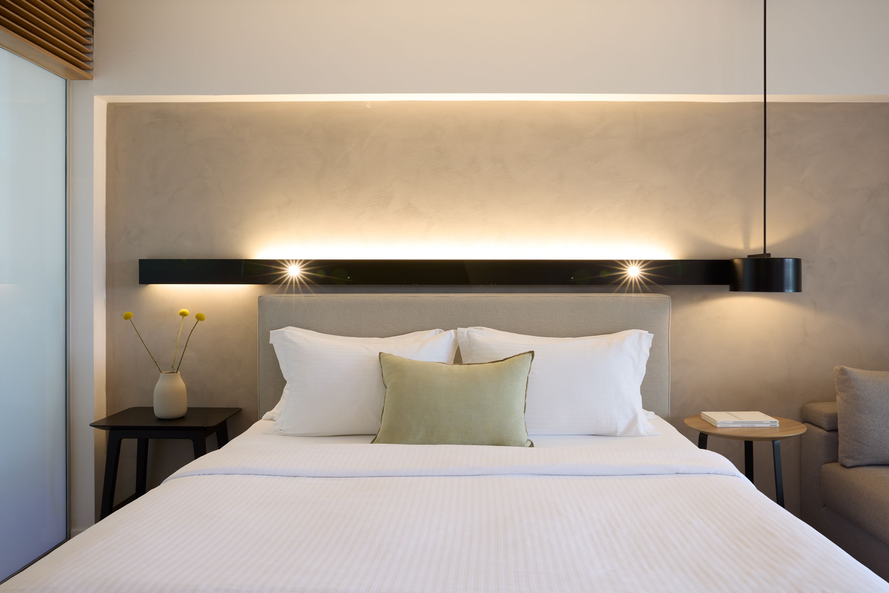 CLASSIC ROOM INLAND VIEW