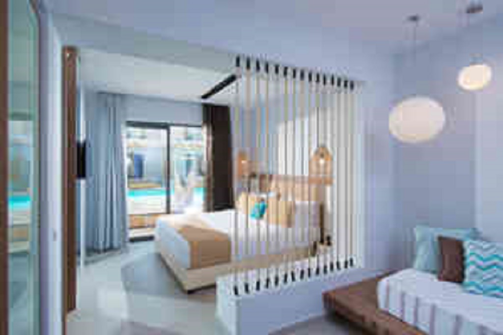 SUITE JUNIOR SWIM UP