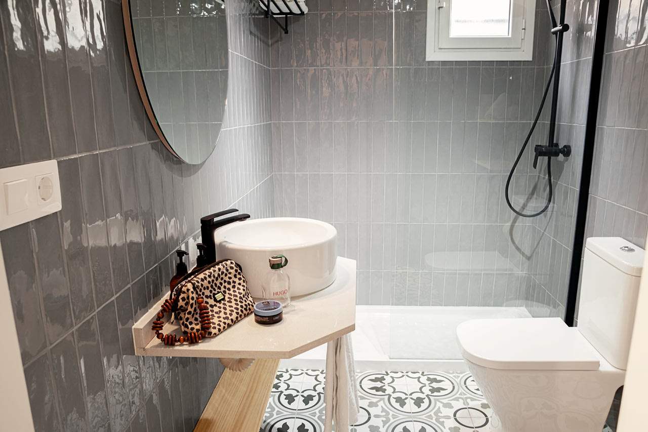 2 BEDROOM SUPERIOR APARTMENT BALCONY OR TERRACE
