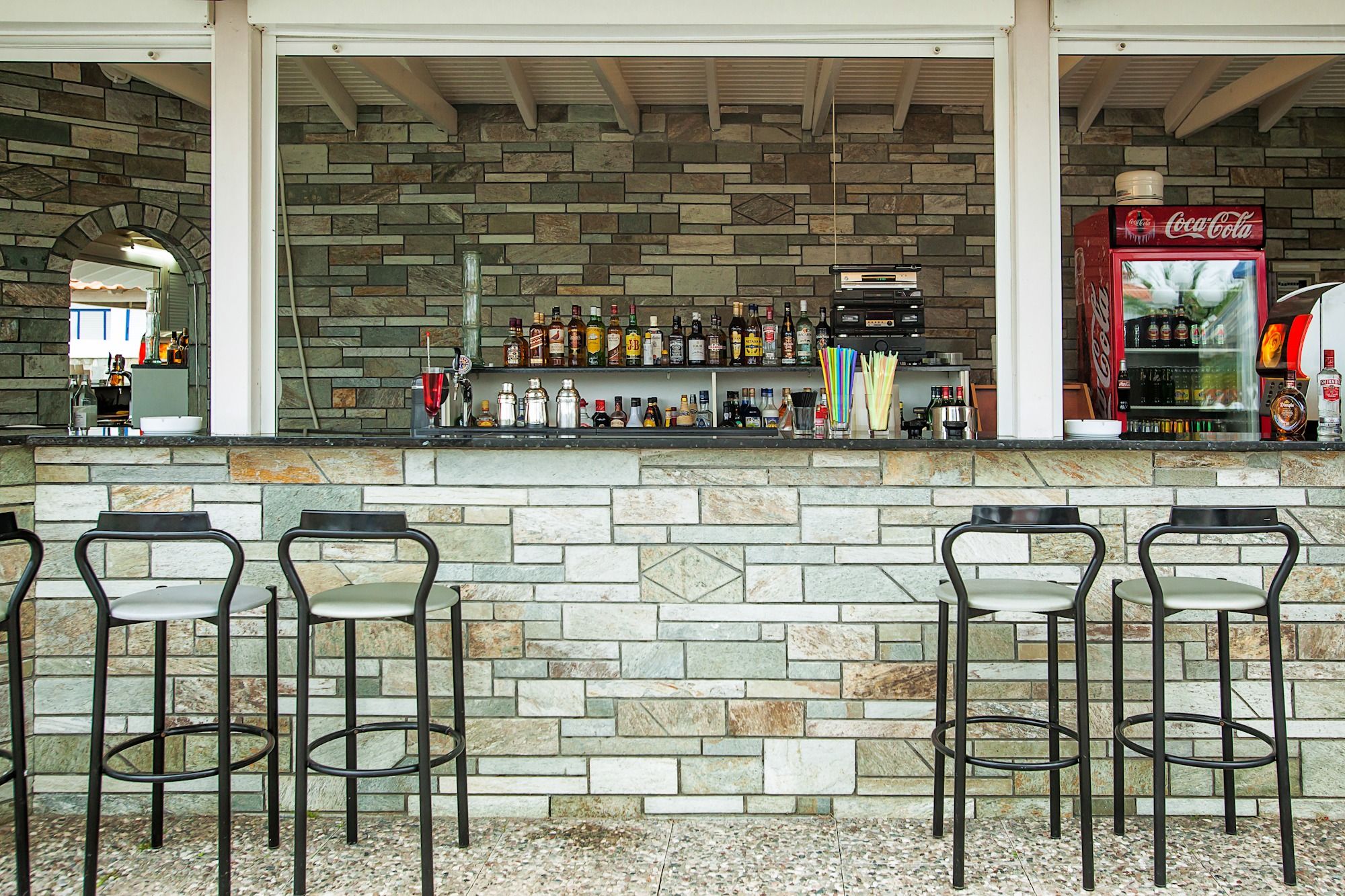Pool Bar