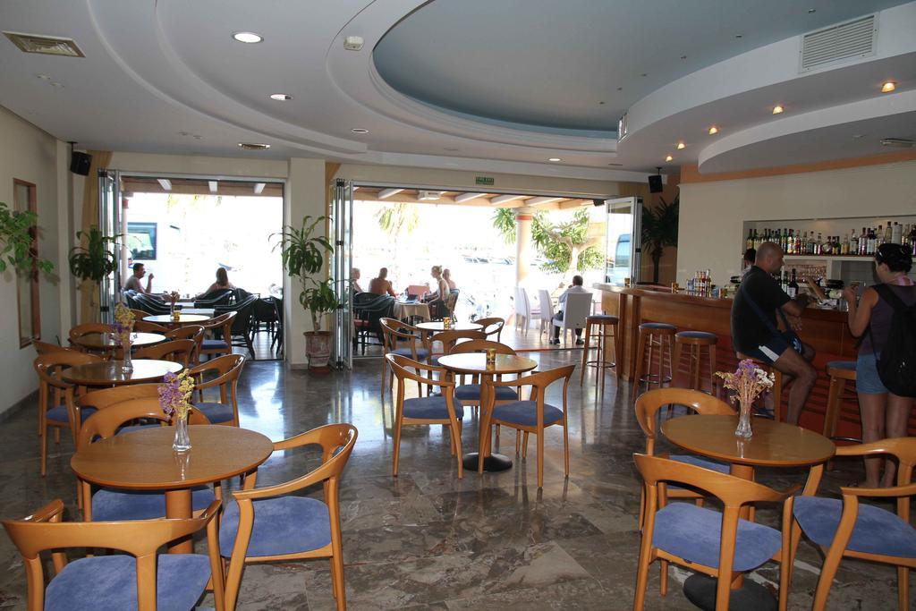 Lobby Bar