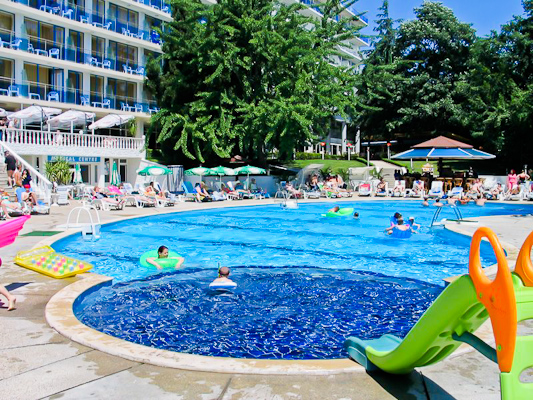 Nisipurile de Aur, Hotel Perla, piscina.jpg