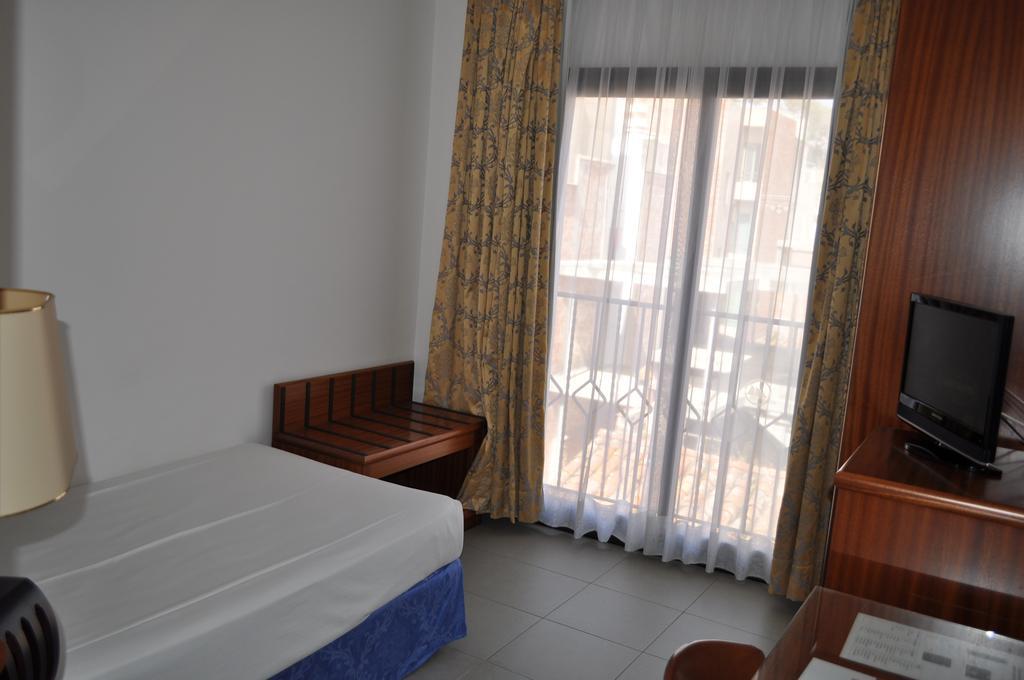 Room Single