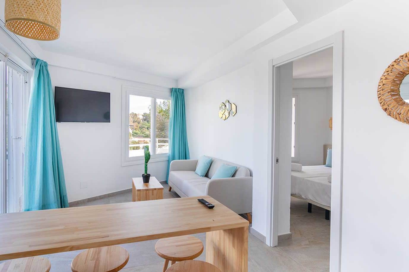 STUDIO (BALCONY OR TERRACE) A