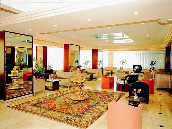 Kusadasi, Hotel Surtel, lobby.jpg