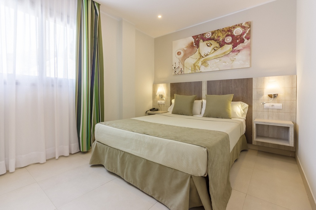 	2 BEDROOM APARTMENT 