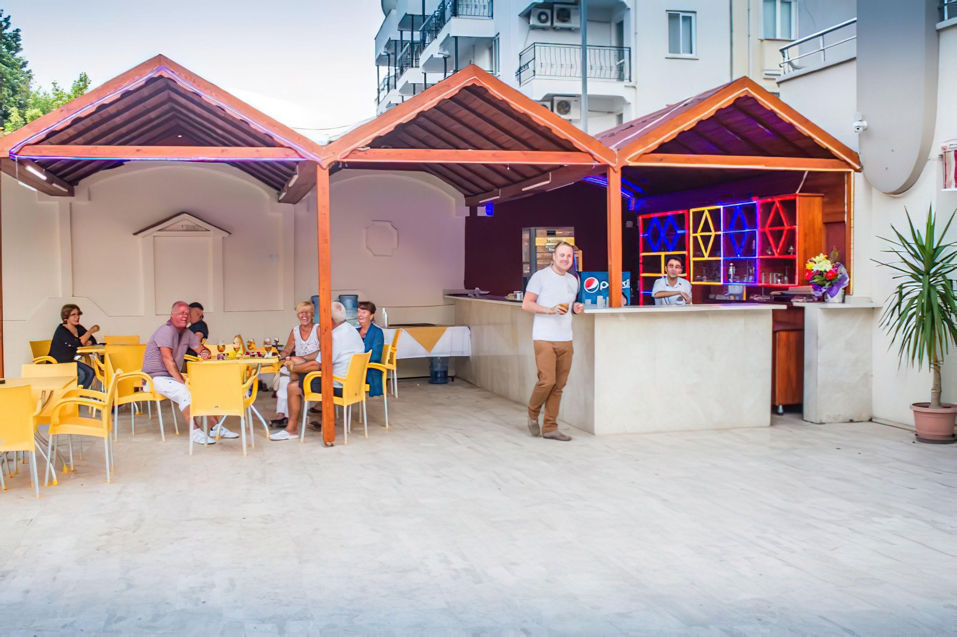POOL BAR